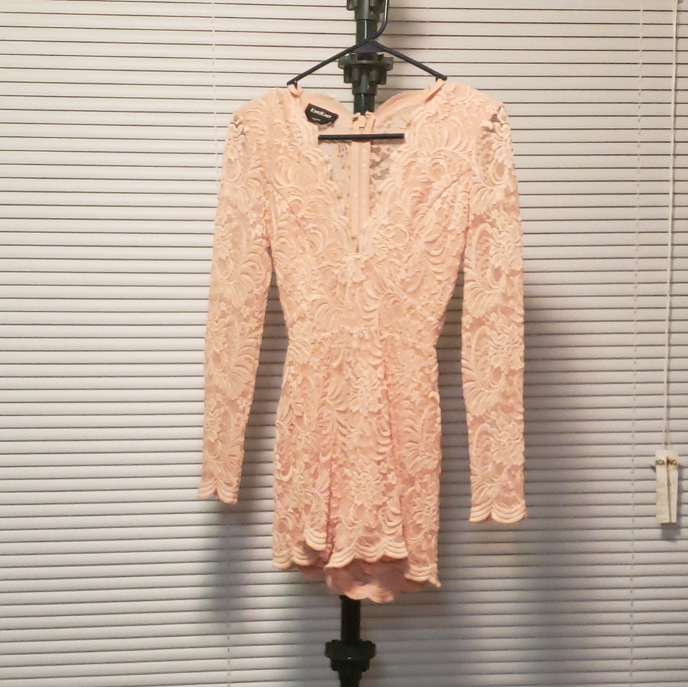 Bebe long-sleeved lace romper